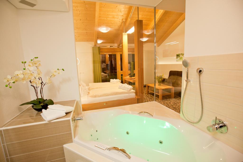 Hotel Und Appartementhof Waldeck Bad Füssing Extérieur photo