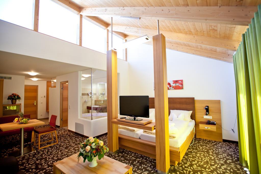Hotel Und Appartementhof Waldeck Bad Füssing Extérieur photo
